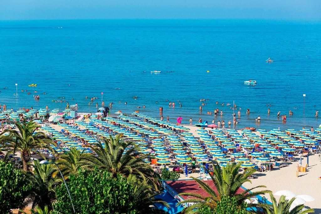 Medi Garden Hotel&Residence Alba Adriatica Exteriér fotografie